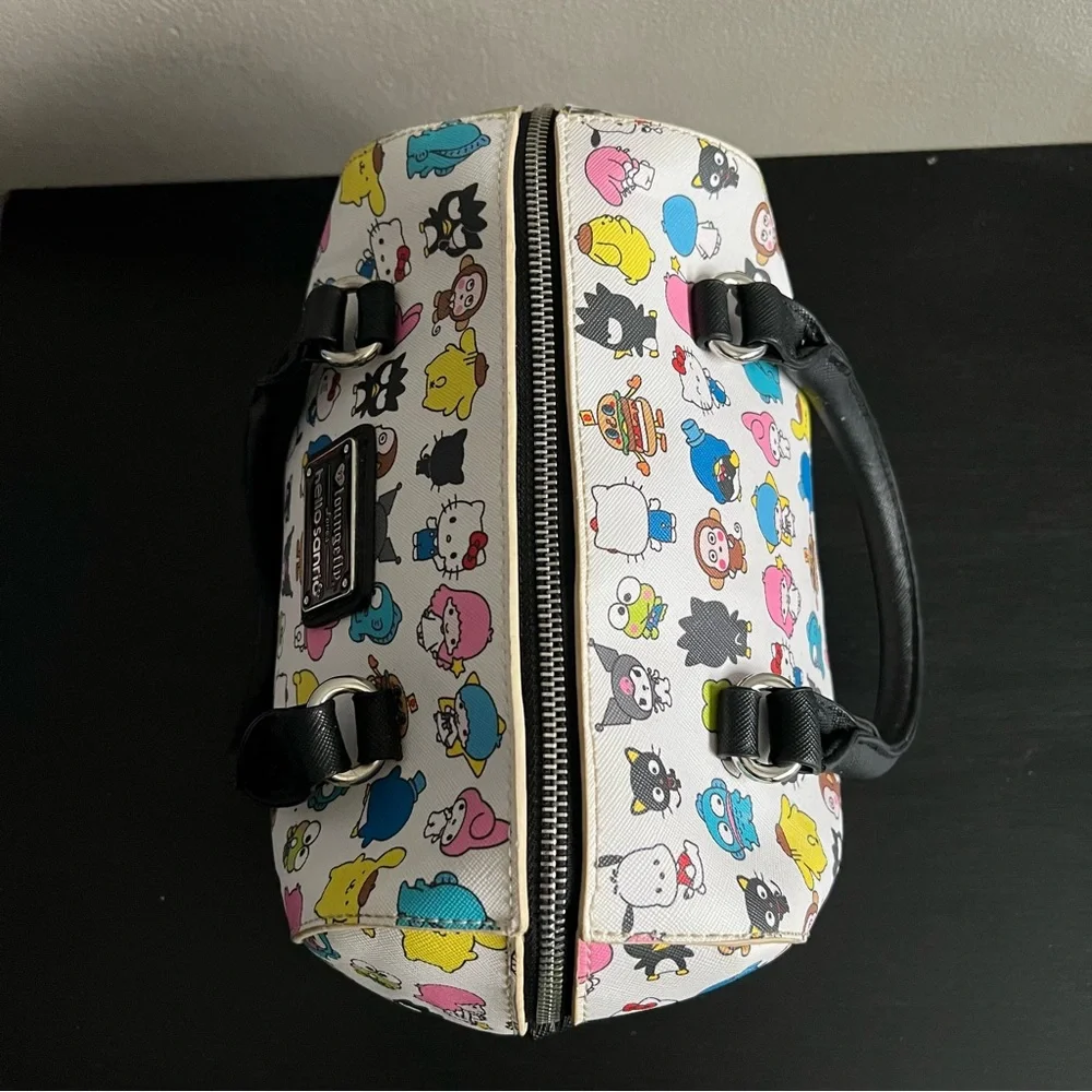 VERY RARE Loungefly loves Sanrio AOP Character Crossbody Purse Bag Satchel HEART